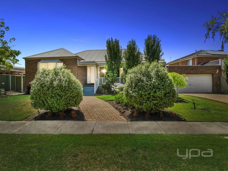 17 Benjamin Court, Kurunjang VIC 3337