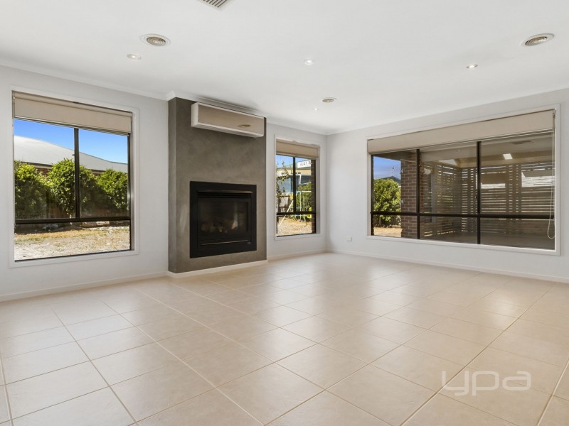 5 Ethereal Place, Kurunjang VIC 3337