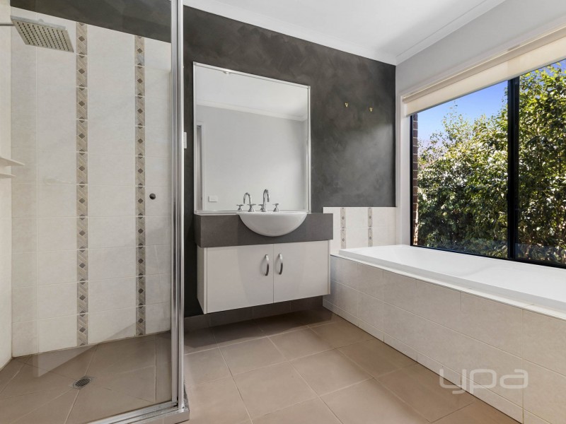 5 Ethereal Place, Kurunjang VIC 3337