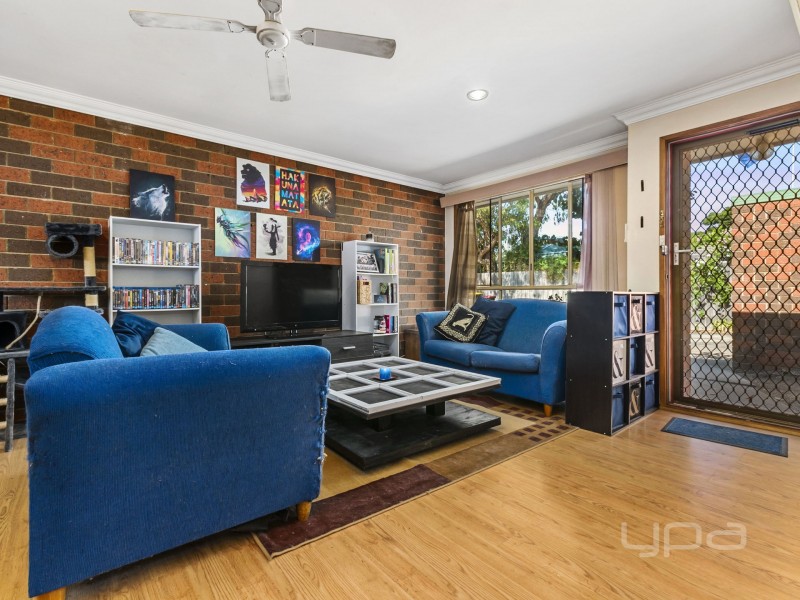 4/23 Dominic Parade, Melton VIC 3337