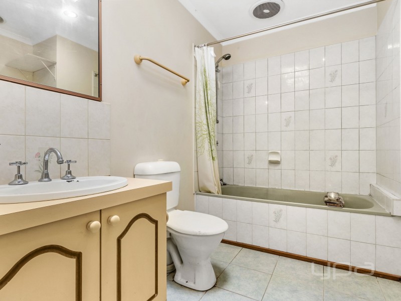 4/23 Dominic Parade, Melton VIC 3337