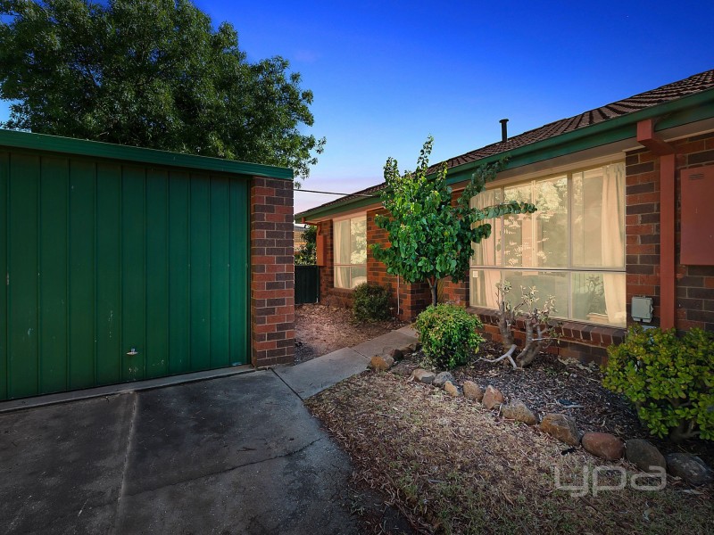 4/23 Dominic Parade, Melton VIC 3337