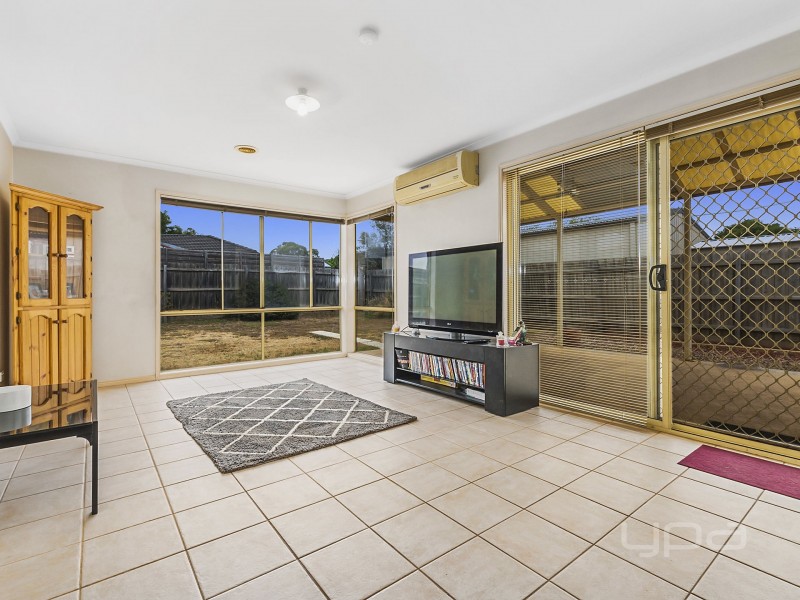 18 Christina Crescent, Kurunjang VIC 3337