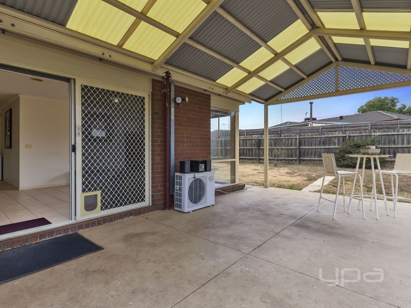 18 Christina Crescent, Kurunjang VIC 3337
