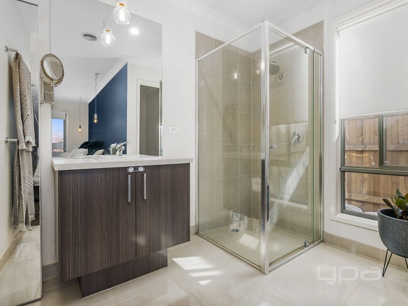 27 Drever Place, Maddingley VIC 3340