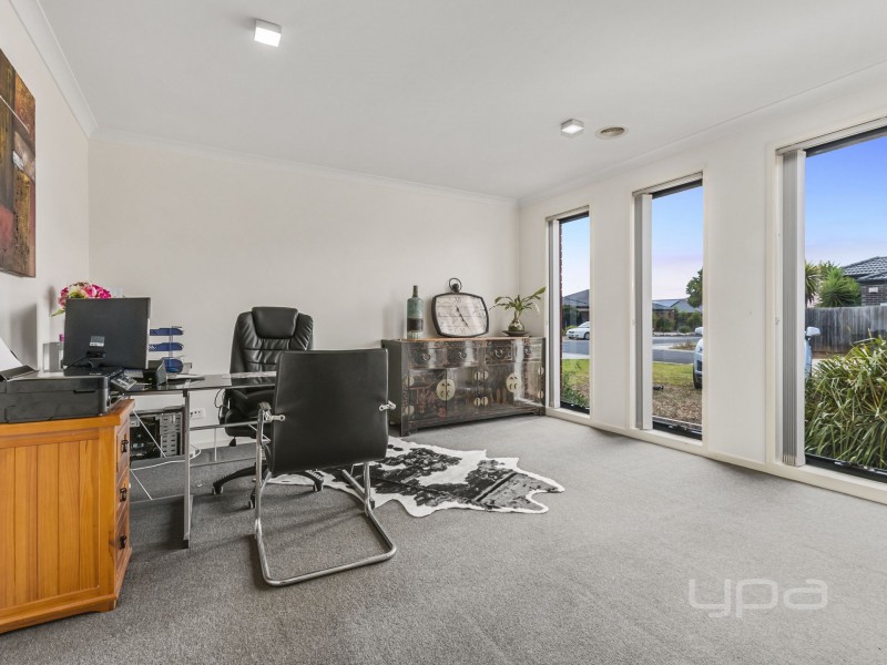 8 Melrome Court, Kurunjang VIC 3337