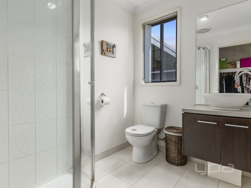 8 Melrome Court, Kurunjang VIC 3337