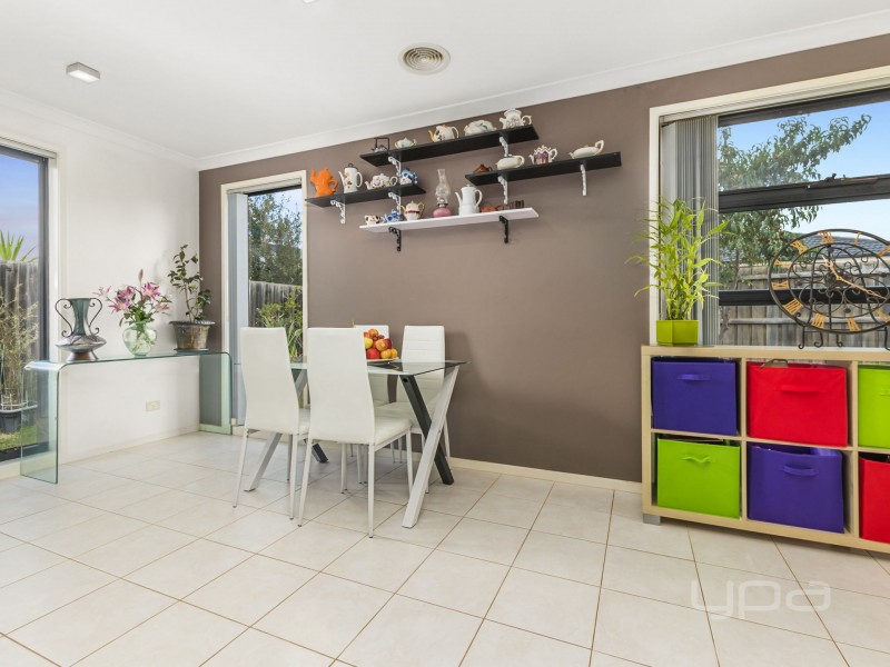 8 Melrome Court, Kurunjang VIC 3337