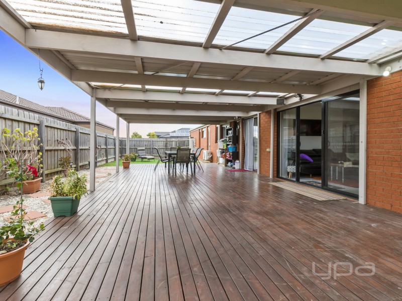8 Melrome Court, Kurunjang VIC 3337
