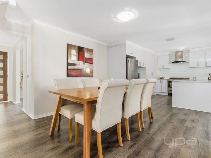 5 Denise Place, Melton West VIC 3337