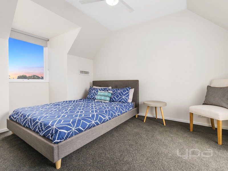 5 Denise Place, Melton West VIC 3337