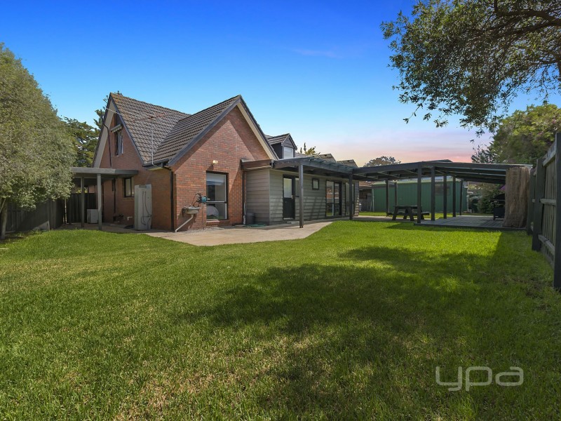 5 Denise Place, Melton West VIC 3337