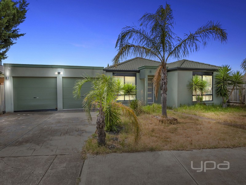 12 Mankina Circuit, Delahey VIC 3037