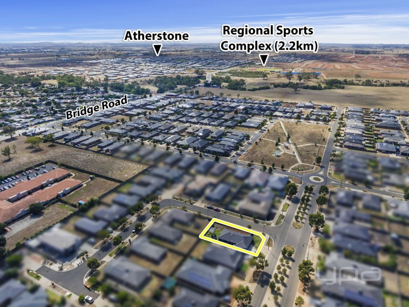 15 Turf Club Boulevard, Melton South VIC 3338