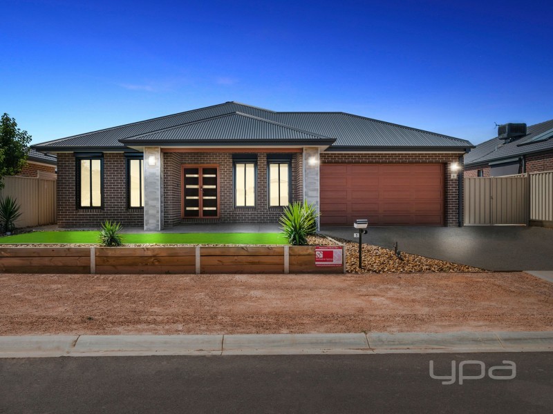5 Lucerne Way, Darley VIC 3340