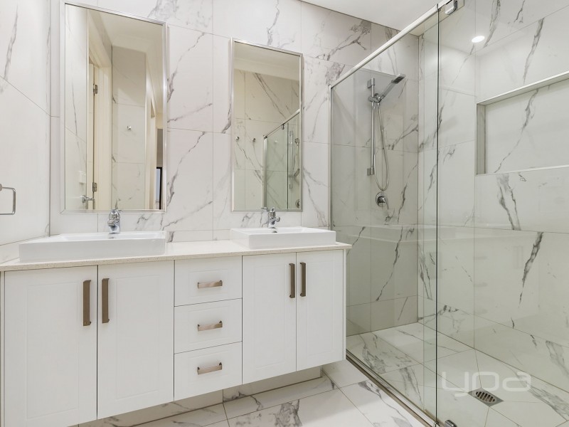 5 Lucerne Way, Darley VIC 3340