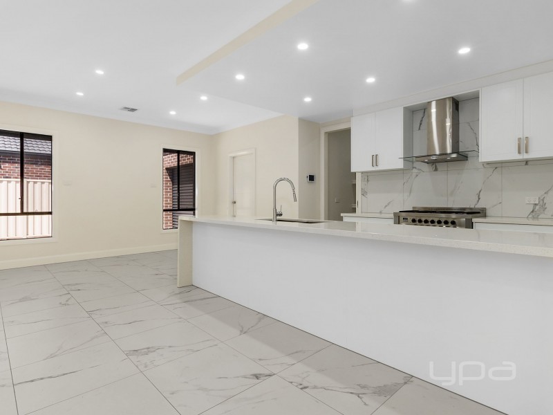 5 Lucerne Way, Darley VIC 3340