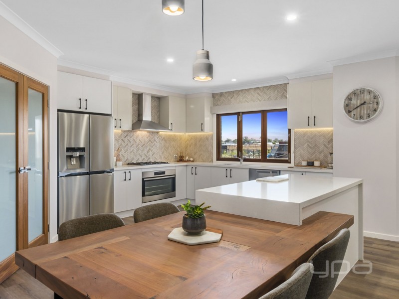 4 Pelican Point, Hopetoun Park VIC 3340