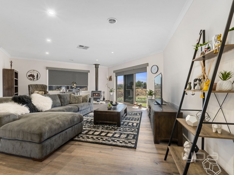 4 Pelican Point, Hopetoun Park VIC 3340
