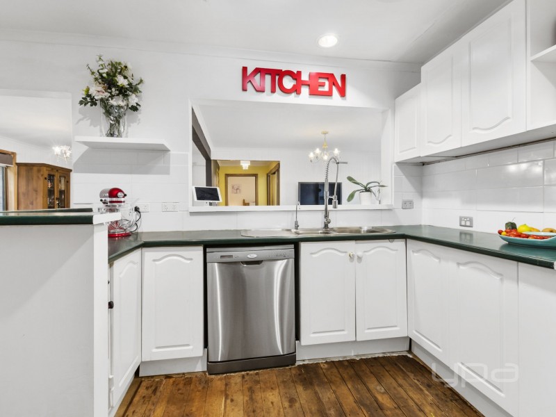 20 Mathews Street, Melton South VIC 3338