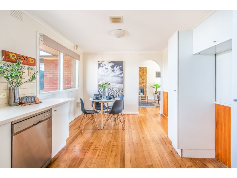 8 Vasey Court, Melton South VIC 3338