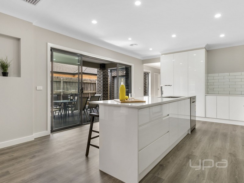 2/19 Brookfield Avenue, Brookfield VIC 3338