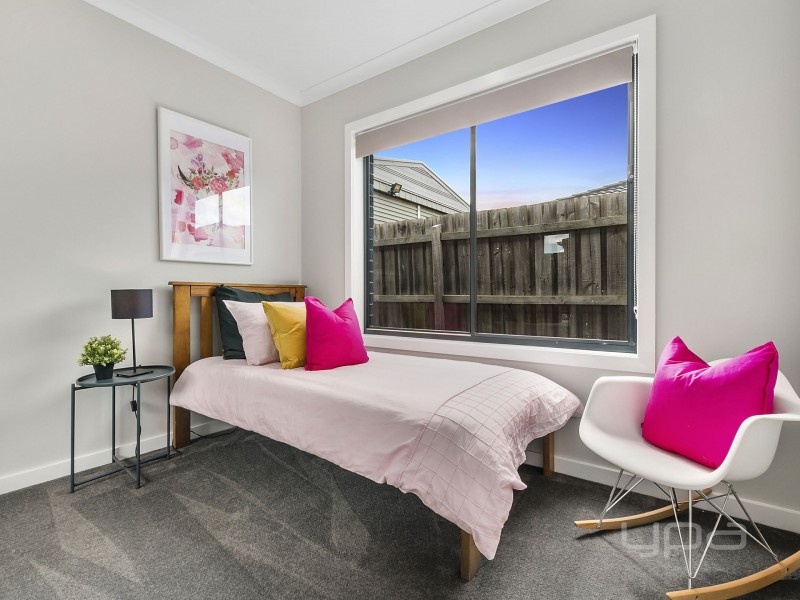 2/19 Brookfield Avenue, Brookfield VIC 3338