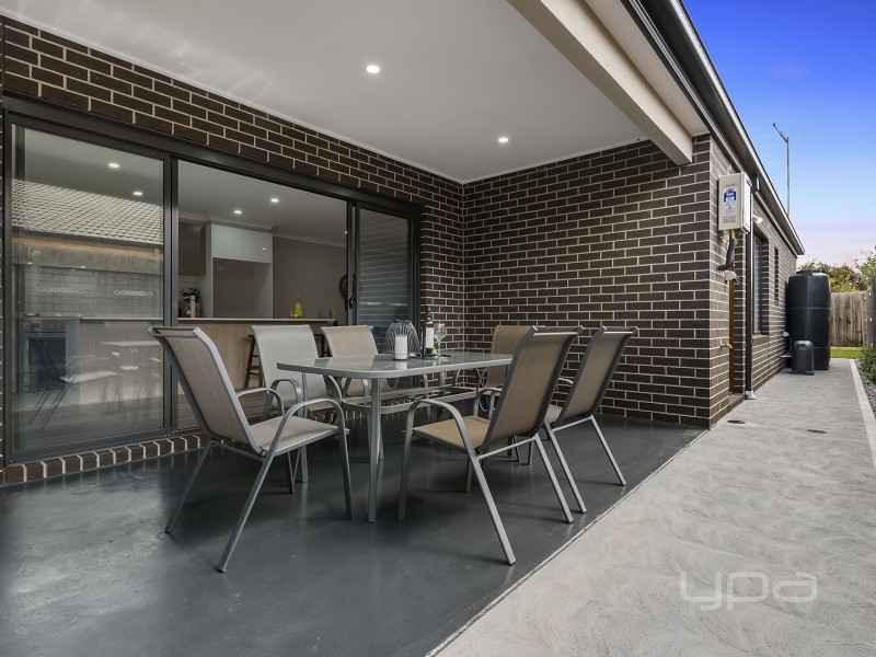 2/19 Brookfield Avenue, Brookfield VIC 3338