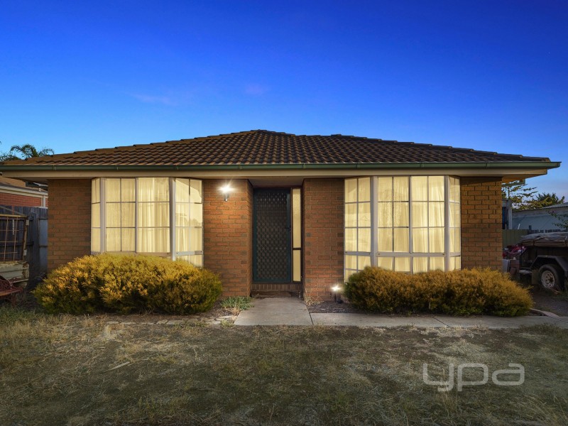 11 Lagarna Drive, Kurunjang VIC 3337
