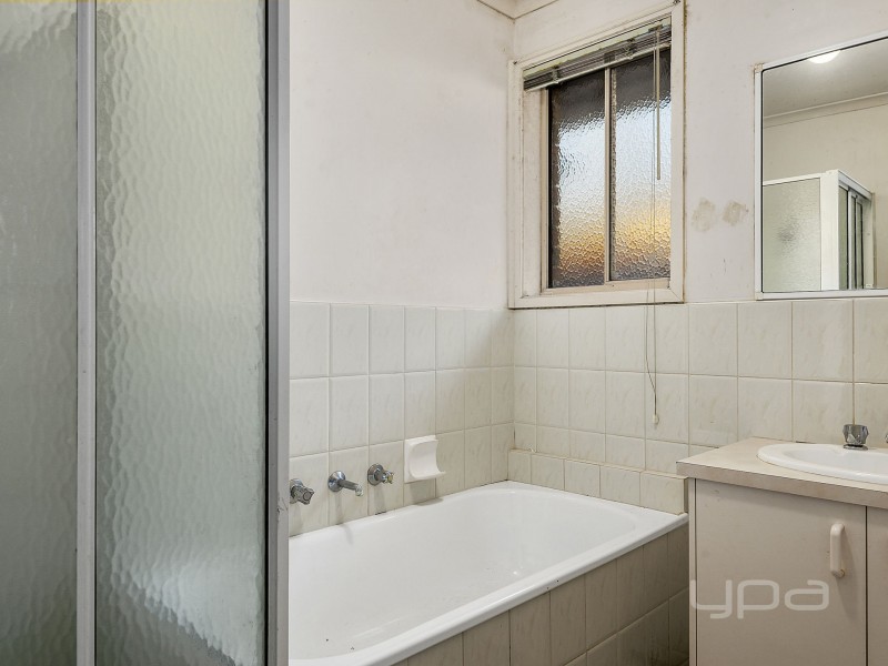 11 Lagarna Drive, Kurunjang VIC 3337