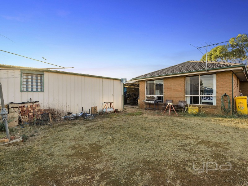 11 Lagarna Drive, Kurunjang VIC 3337