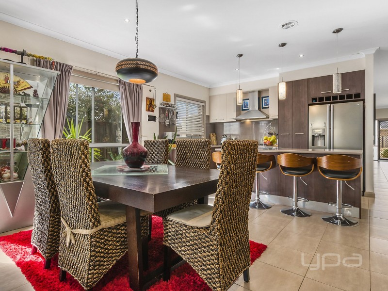 18 Pittos Avenue, Brookfield VIC 3338