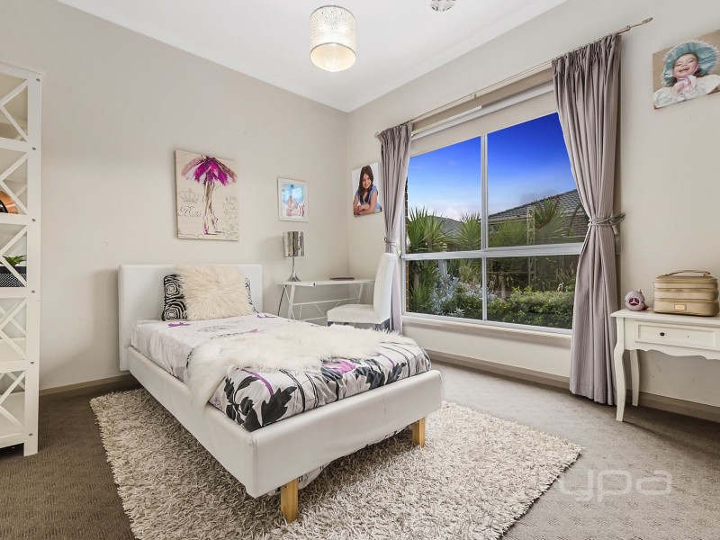 18 Pittos Avenue, Brookfield VIC 3338