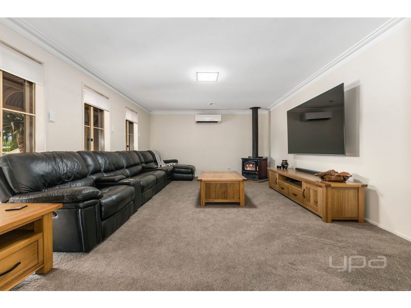 43 Lagarna Drive, Kurunjang VIC 3337