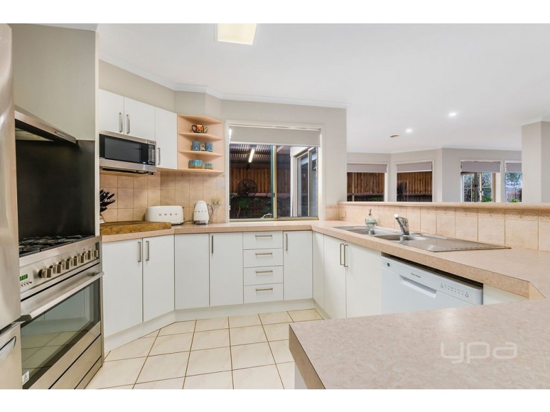 43 Lagarna Drive, Kurunjang VIC 3337