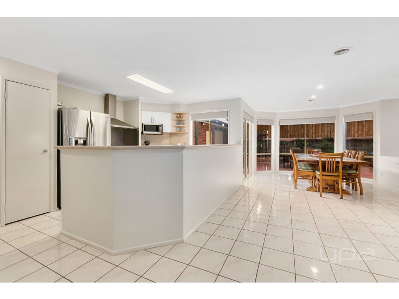 43 Lagarna Drive, Kurunjang VIC 3337