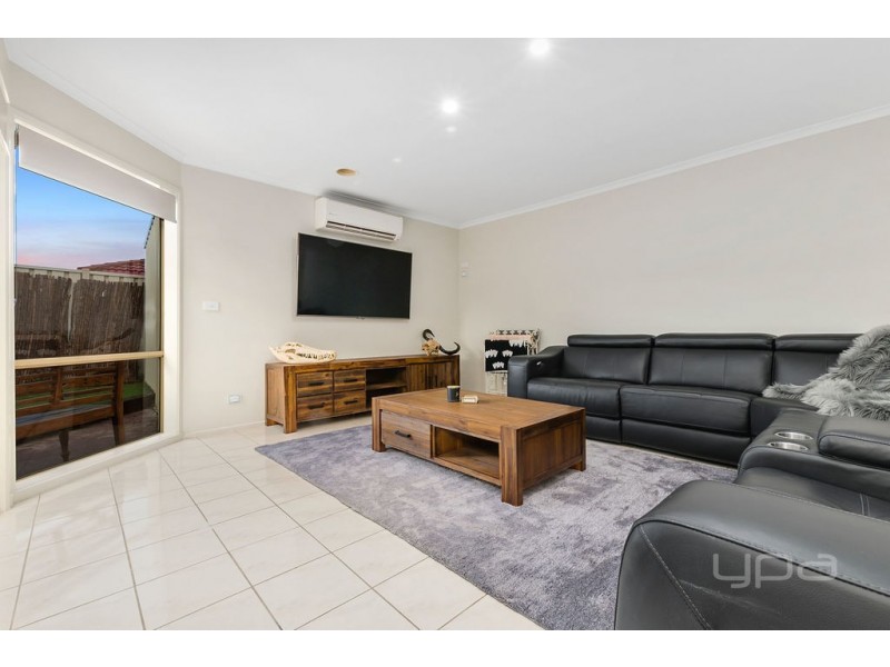 43 Lagarna Drive, Kurunjang VIC 3337