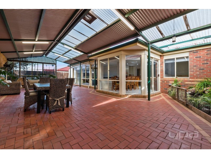 43 Lagarna Drive, Kurunjang VIC 3337