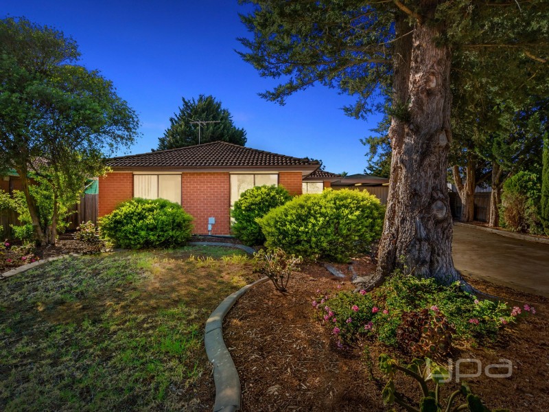 49 Dunvegan Drive, Kurunjang VIC 3337