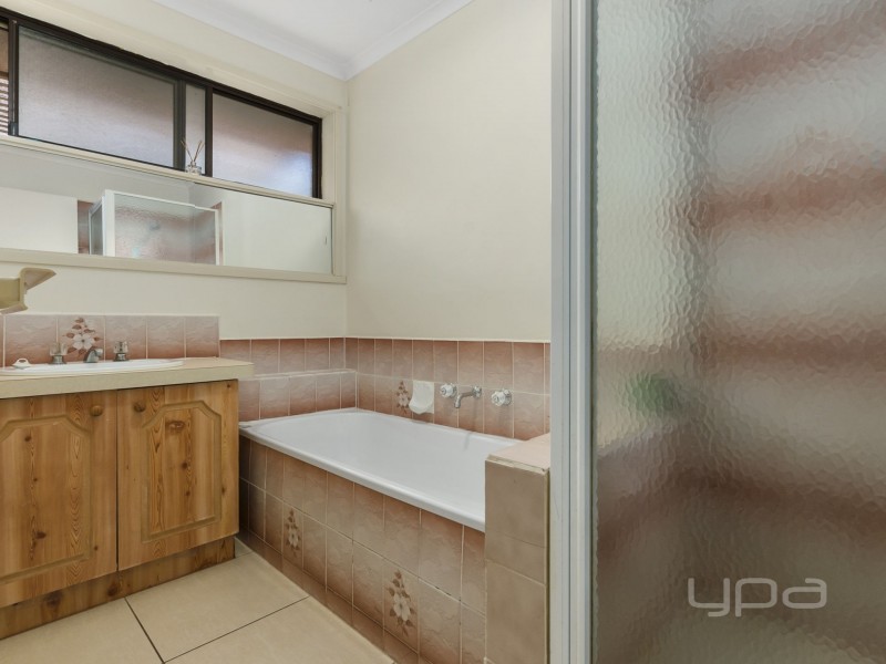 49 Dunvegan Drive, Kurunjang VIC 3337