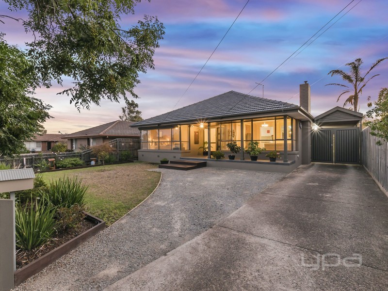 35  Marina Drive, Melton VIC 3337