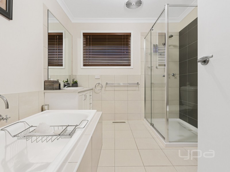 35  Marina Drive, Melton VIC 3337