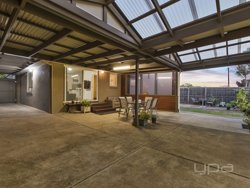 35  Marina Drive, Melton VIC 3337