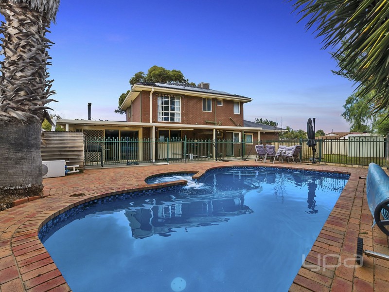 56 Chelmsford Way, Melton West VIC 3337