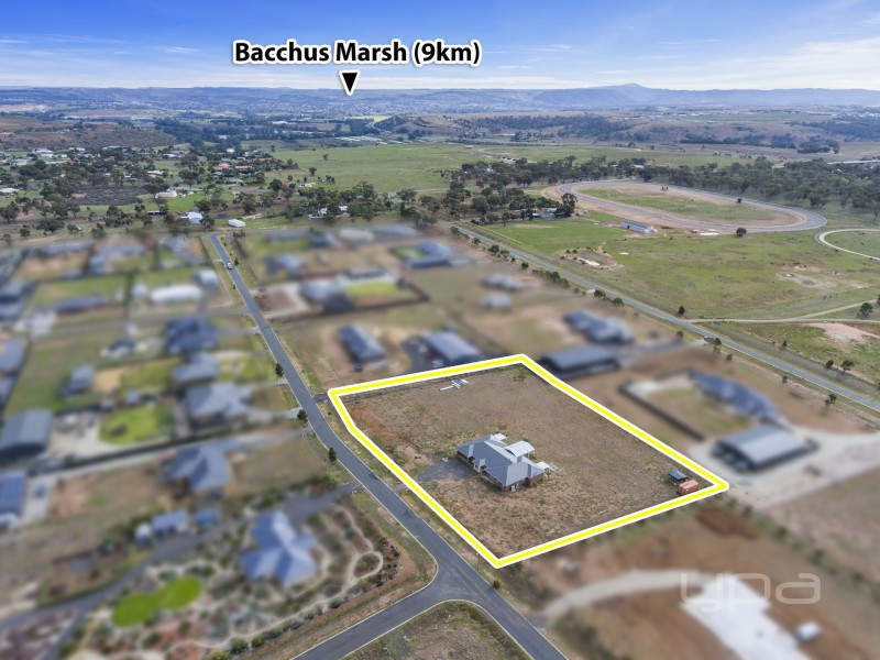 15 Eden Crescent, Hopetoun Park VIC 3340