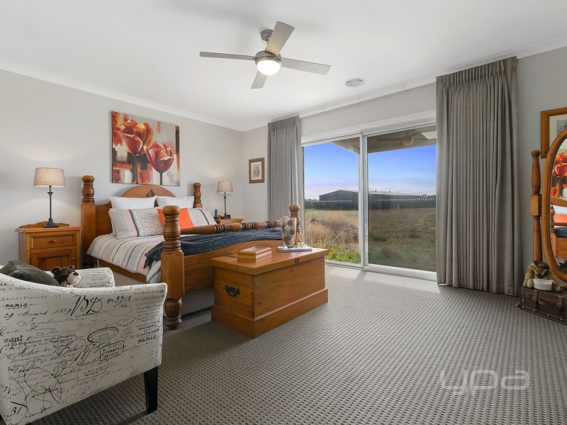 15 Eden Crescent, Hopetoun Park VIC 3340