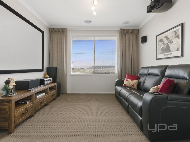 15 Eden Crescent, Hopetoun Park VIC 3340