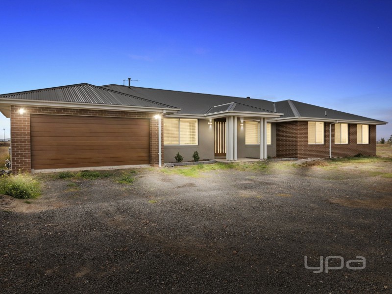 15 Eden Crescent, Hopetoun Park VIC 3340