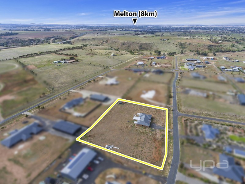 15 Eden Crescent, Hopetoun Park VIC 3340