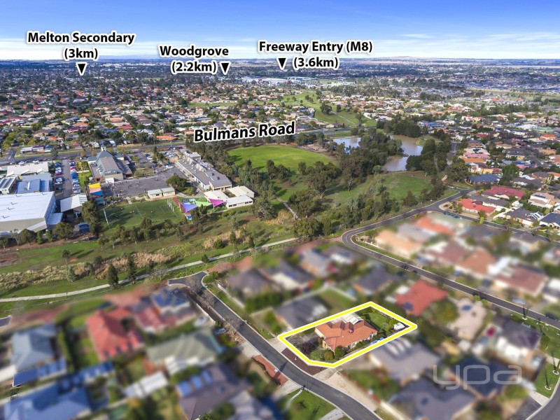 10 Hollydale Court, Melton West VIC 3337